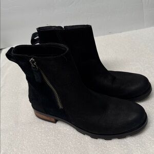 Sorel Black Women’s Emelie Waterproof Zip Bootie Size 7